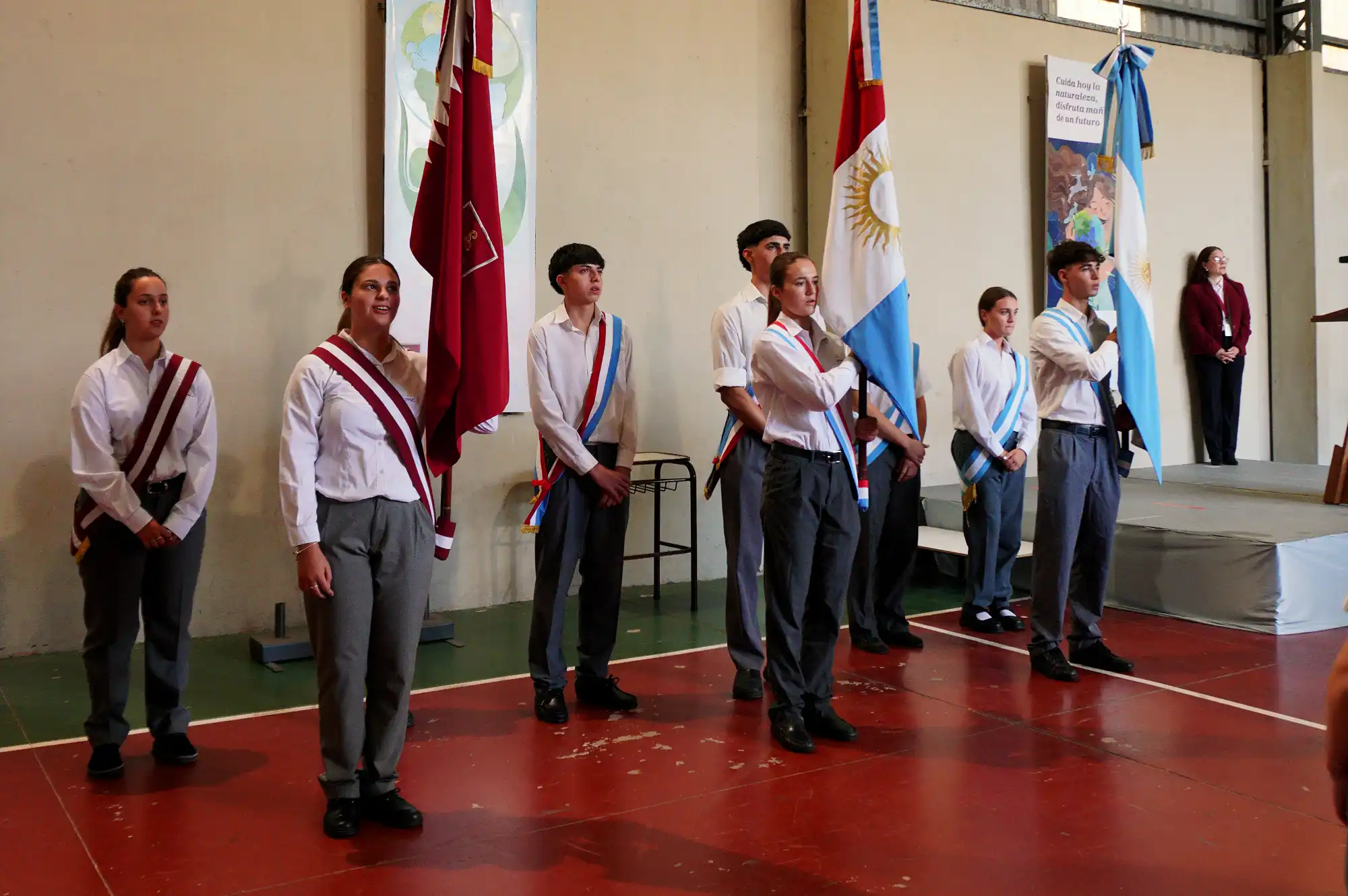 Abanderados y escoltas del IMC
